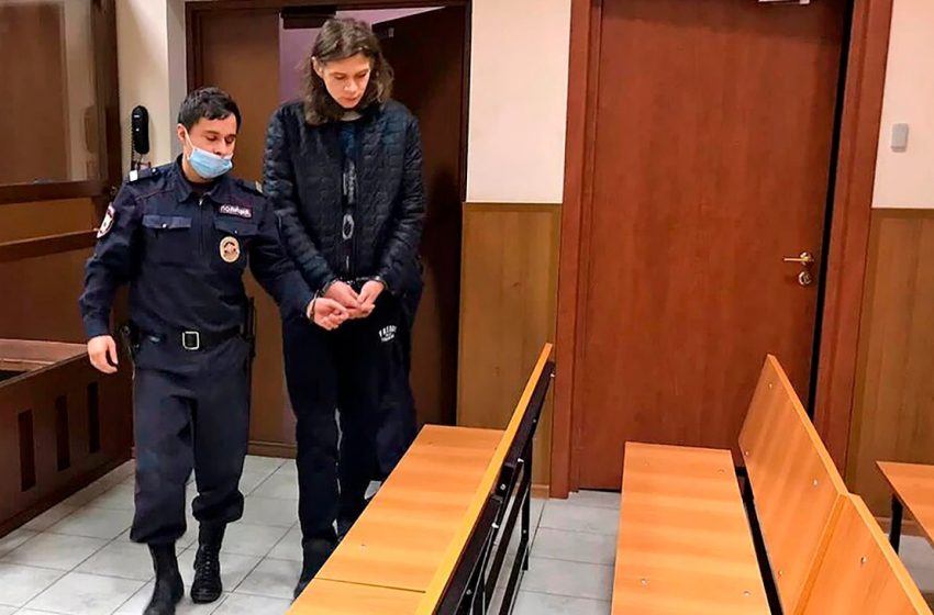  Подросток, помочившийся на портрет ветерана, получил четыре года колонии