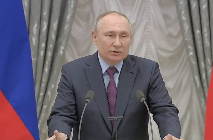 Совфед разрешил Путину использовать армию на Донбассе