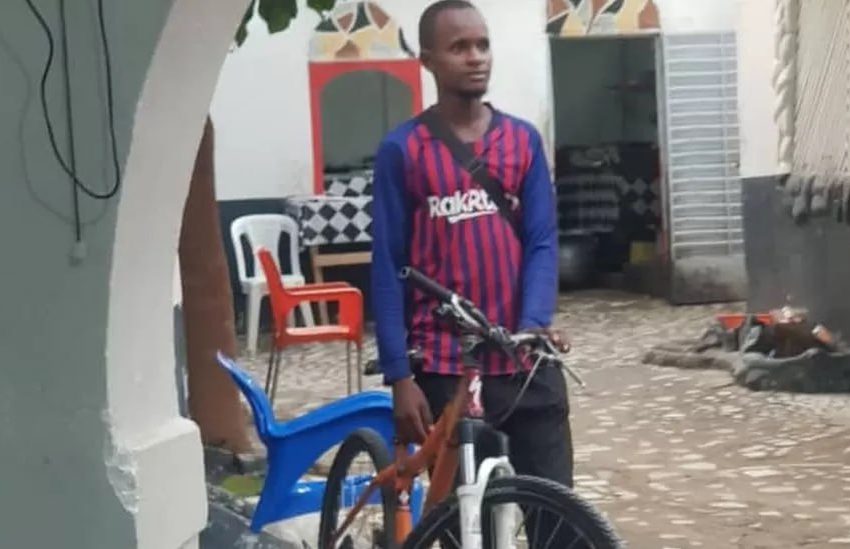  Студент из Гвинеи проехал на велосипеде 4000 км