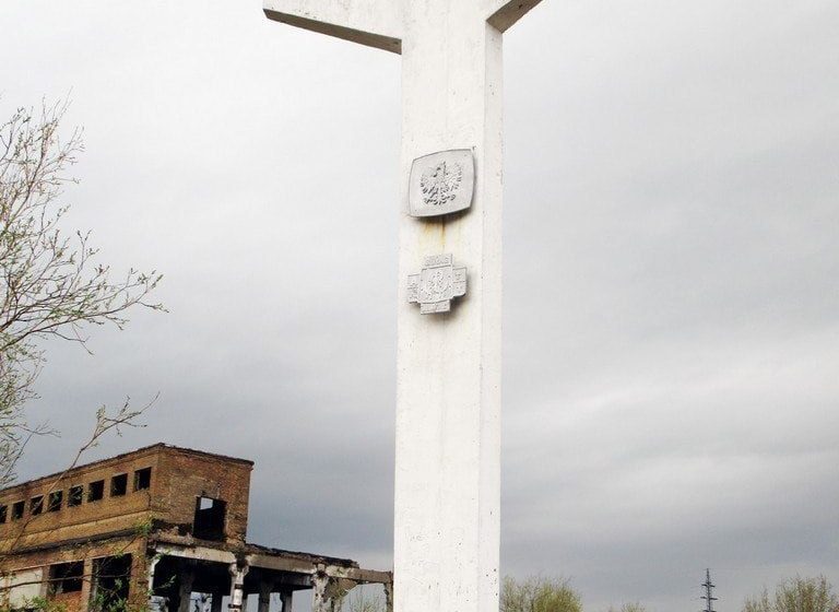  В Воркуте нашли разрушенным памятник польским узникам ГУЛАГА