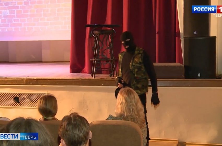  В России показывают спектакль о спецназе «Альфа»