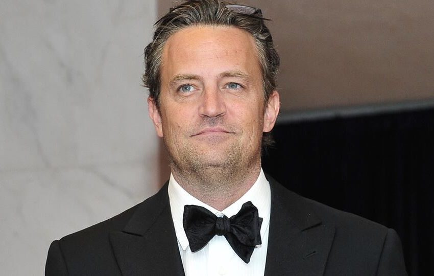  Умер актер Мэттью Перри, известный по сериалу «Друзья»