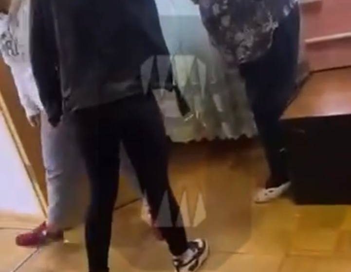  Учитель заявила на семью школьницы из-за избиения