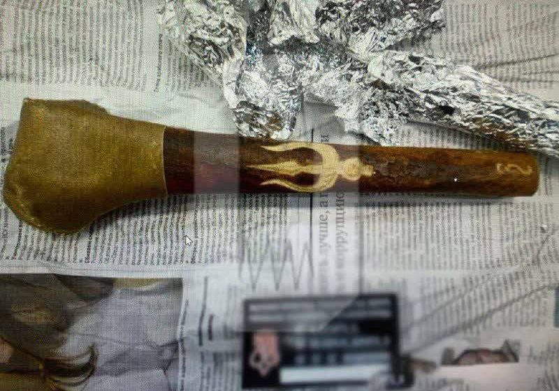  Ритуальную флейту из человеческой кости нашли в посылке в Москве