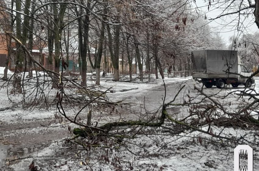  МЧС ликвидирует последствия ледяного дождя в Ростовской и Волгоградской областях