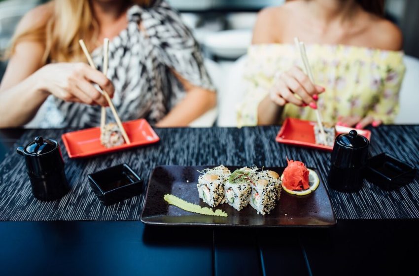  В ресторанах растут цены на суши и роллы