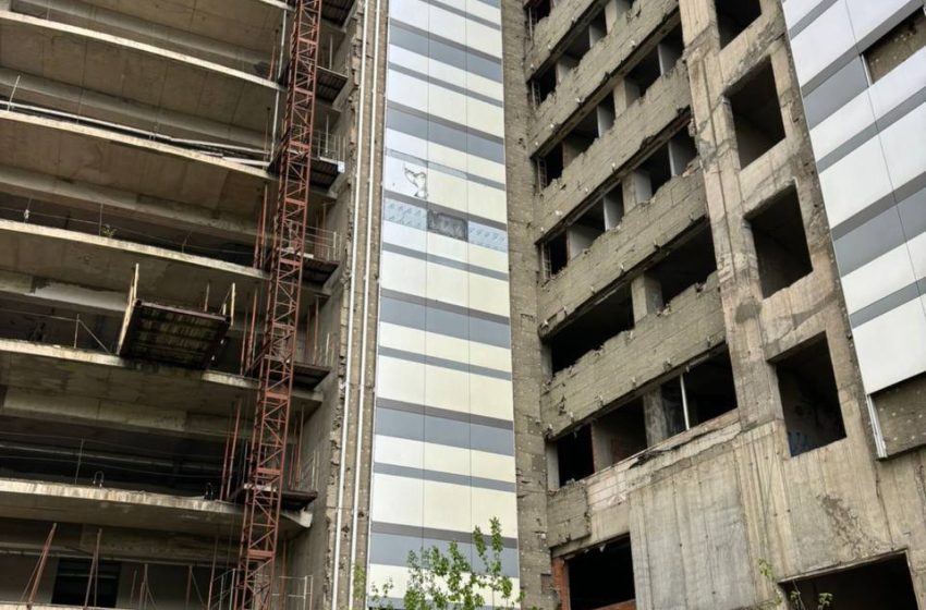  Девочка погибла во время фотосессии с друзьями, упав в шахту