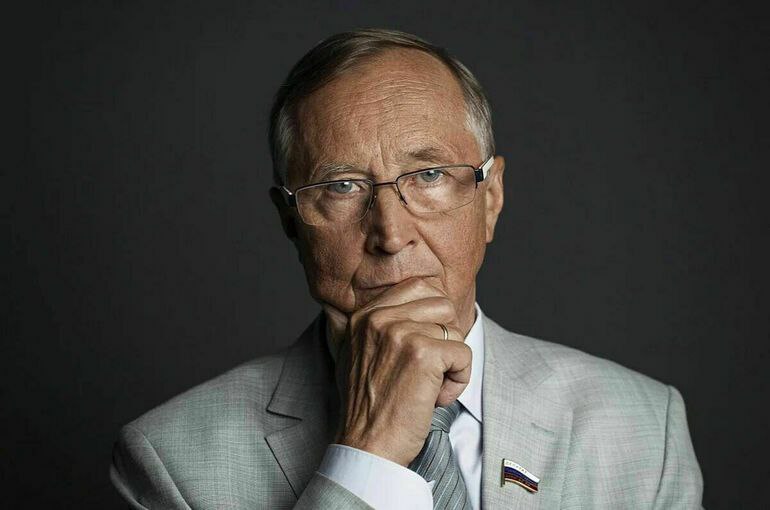  В Госдуме считают, что в школах надо ввести уроки целомудрия