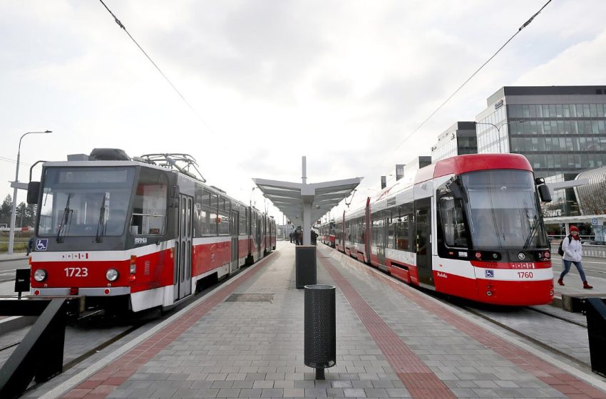  В Чехии водителям общественного транспорта запретят слушать музыку на работе