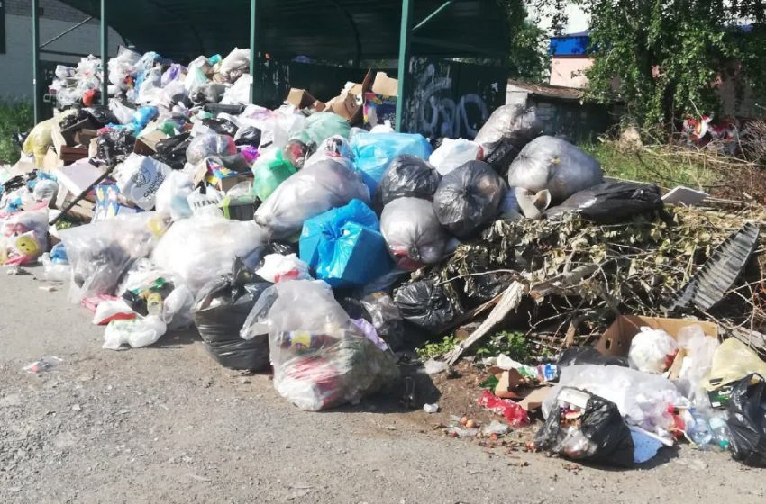  В Полевском почти неделю не вывозят мусор