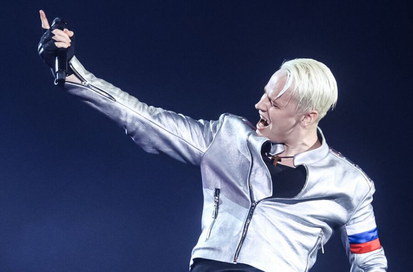  В Госдуме пройдёт круглый стол о включении патриотических песен в школьную программу