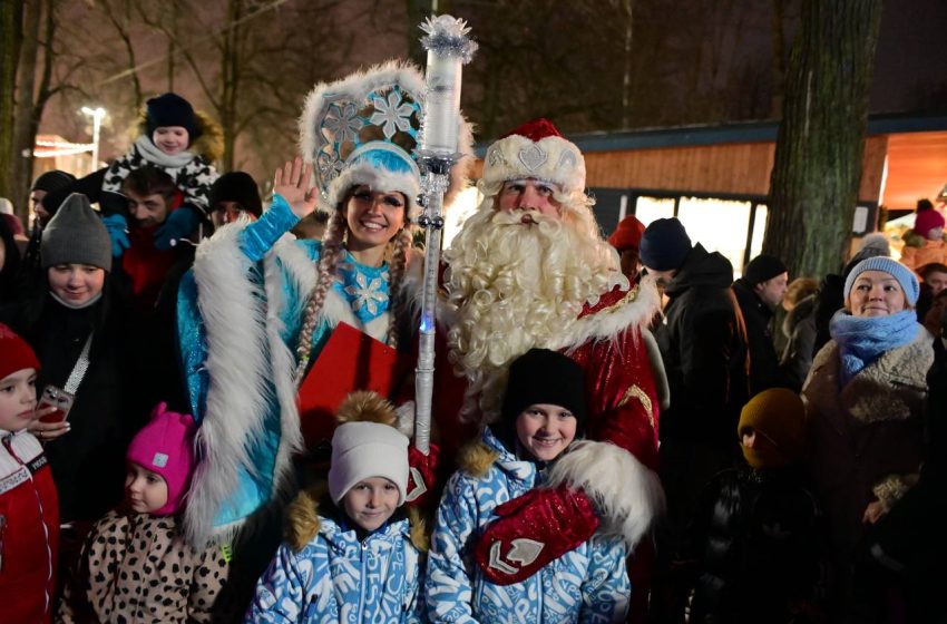  В Подмосковье прошло открытие зимнего сезона в парках. 