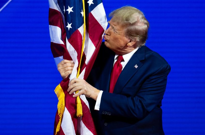  Трамп подписал указ, который сделал английский официальным языком США