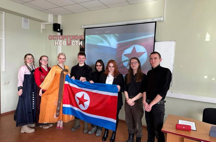  Студенты отметили день рождения Ким Чен Ира корейскими песнями