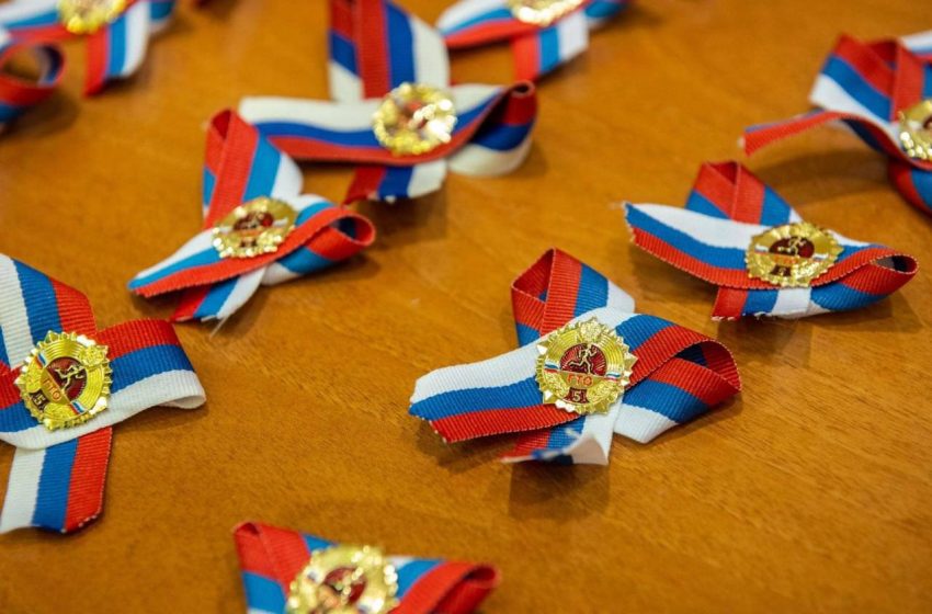  За 2024 год жители Подмосковья получили более 49 тысяч значков ГТО. 