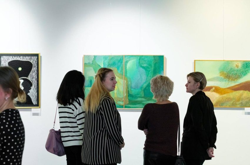  В Серпухове проходит выставка художников «Сквозь лабиринты времени».