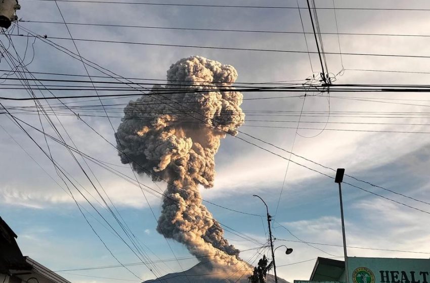  На Филиппинах началось извержение вулкана Канлаон