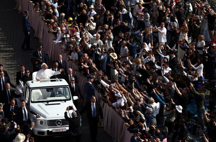  В Ватикане проходит инаугурационная месса нового Папы Римского