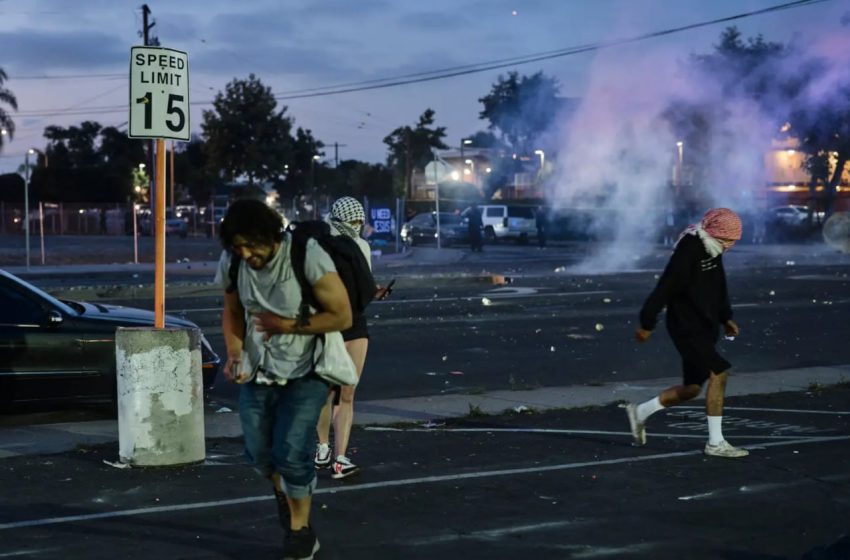 Протесты в Лос-Анджелесе — Трамп отправил туда более 2000 военных