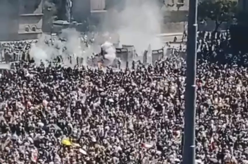  В Мексике проходят массовые протесты