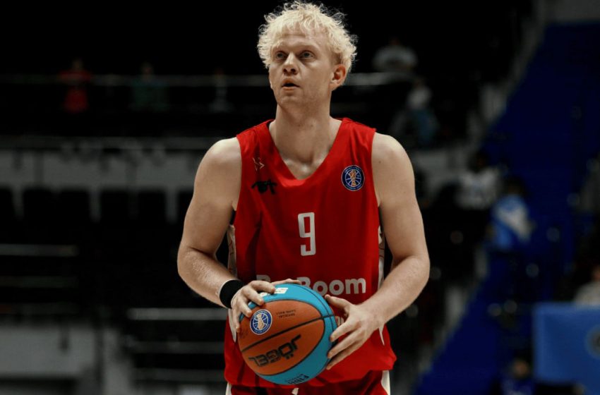  Баскетболист Даниил Касаткин вернулся в Россию